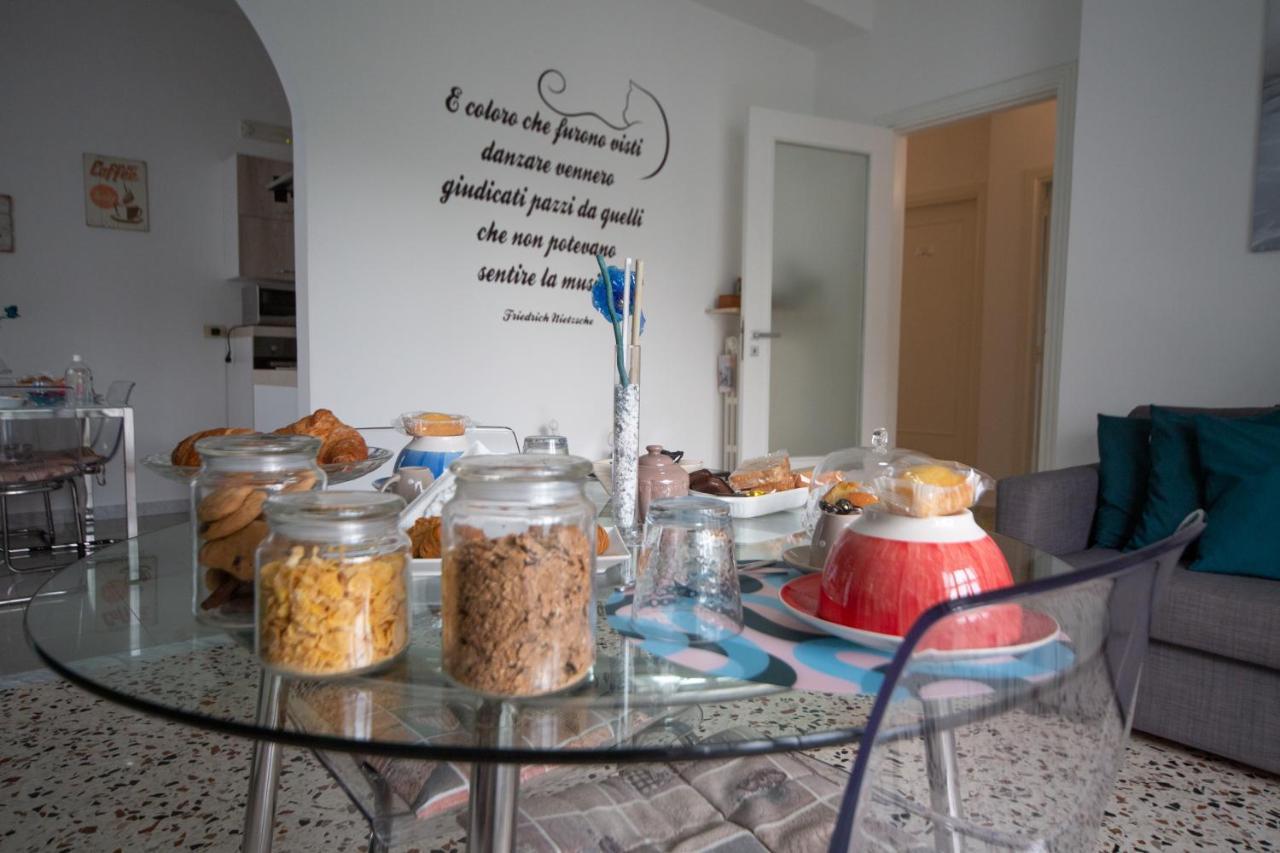 Casa Luisa Bed & Breakfast Salerno Bagian luar foto