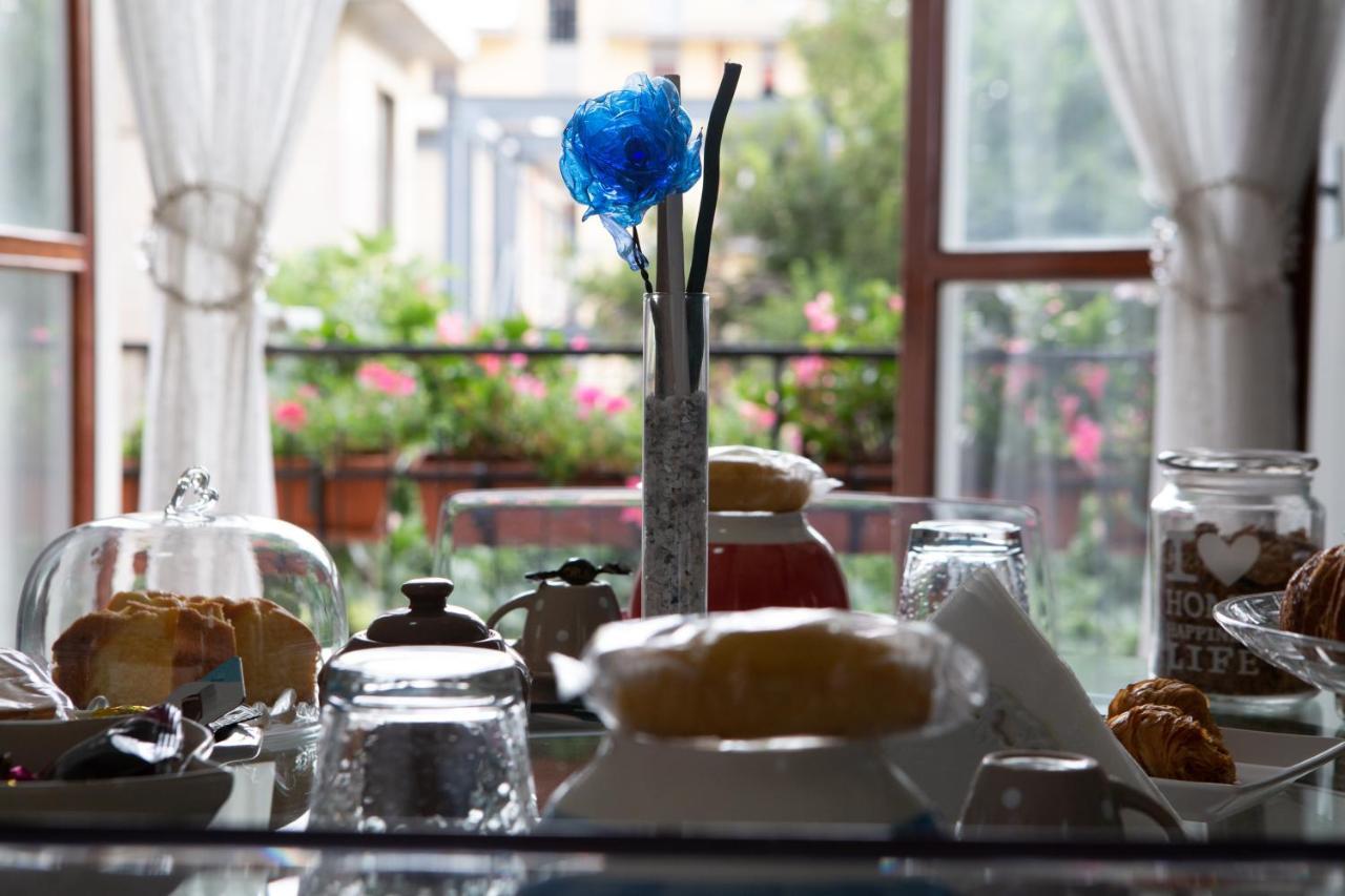 Casa Luisa Bed & Breakfast Salerno Bagian luar foto