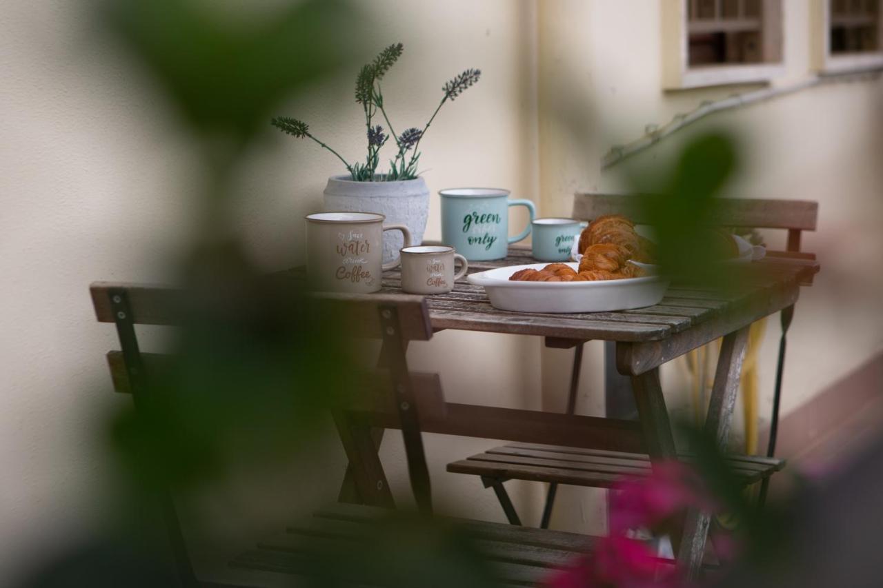 Casa Luisa Bed & Breakfast Salerno Bagian luar foto