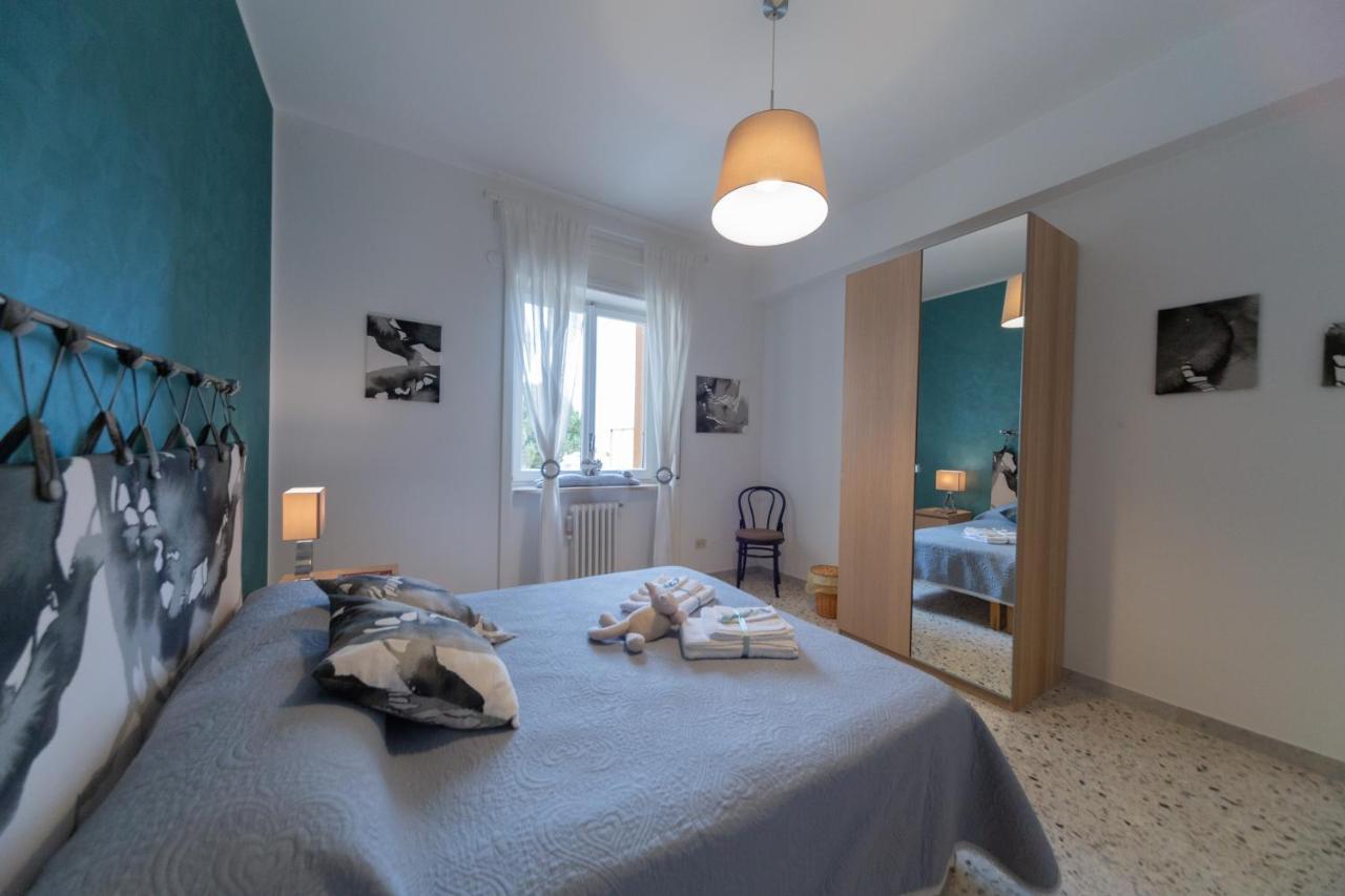 Casa Luisa Bed & Breakfast Salerno Bagian luar foto