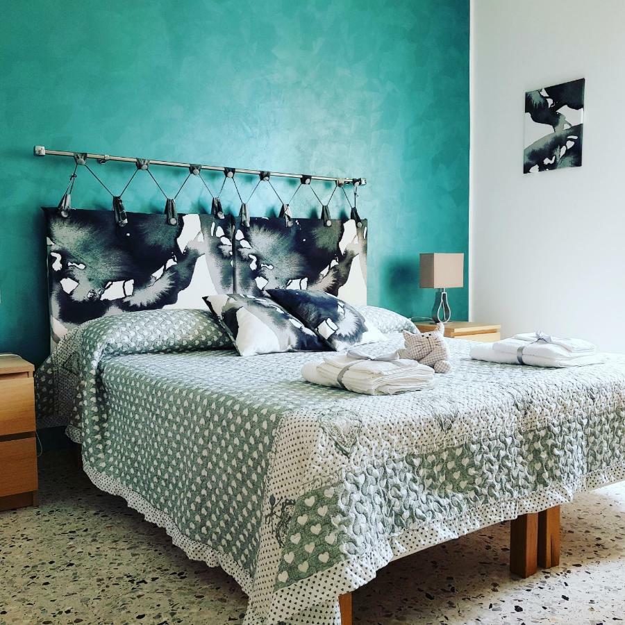 Casa Luisa Bed & Breakfast Salerno Bagian luar foto